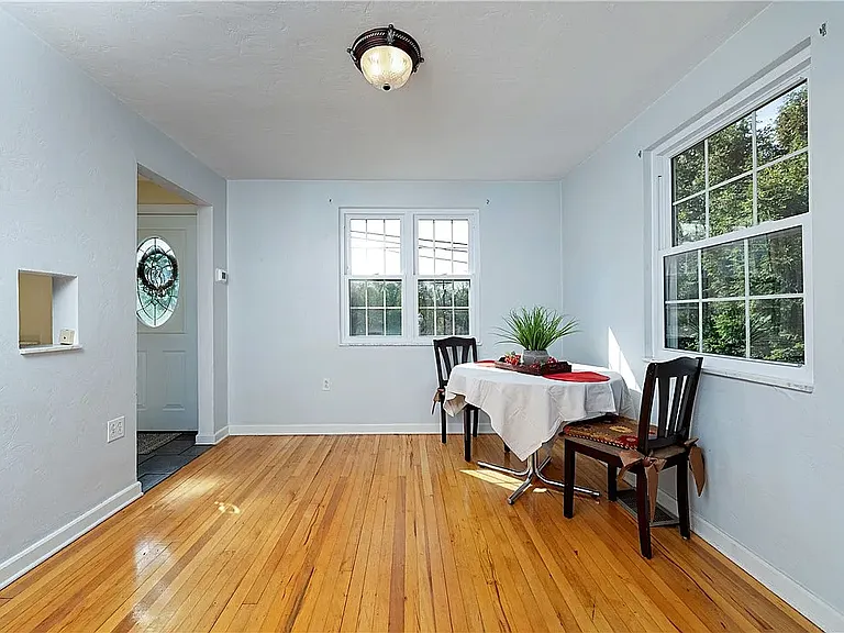 129 Buehner Dr — Photo 5