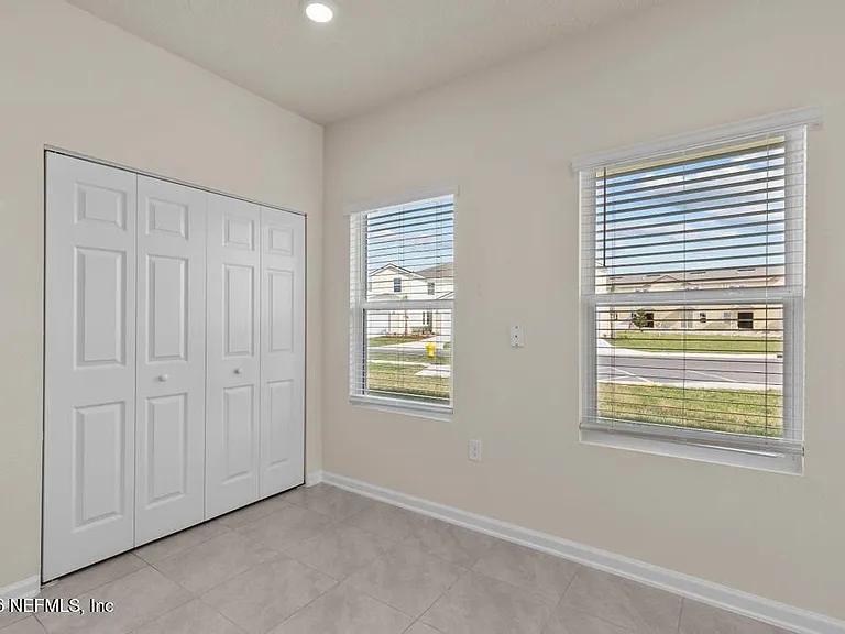 21 Temple Dr — Photo 11