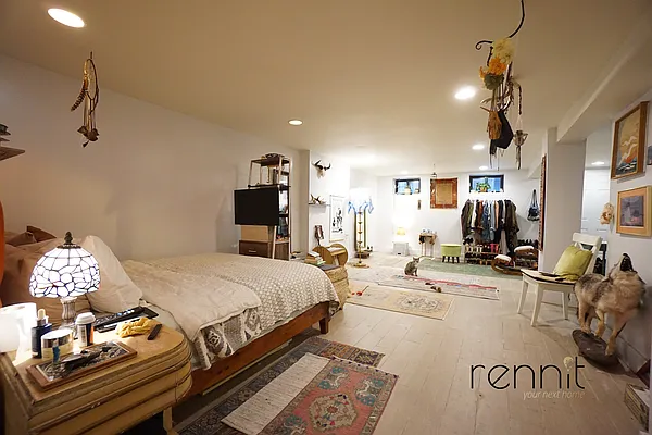 Rented by Rennit Inc. | media 22