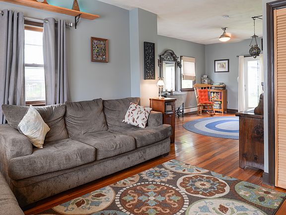 3rd image of 27 Clement Ave