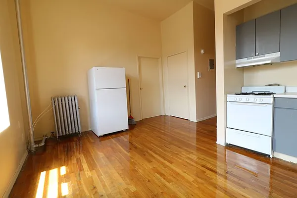 Rented by Alma Realty Corp. | media 8