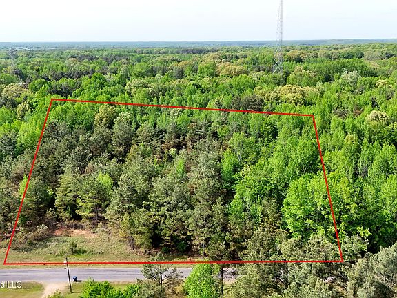 2nd image of 300 Beechwood Dr