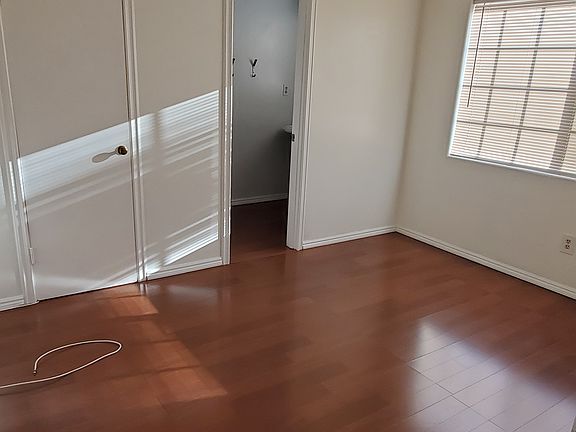 4th image of 7577 Toyon Ave