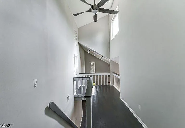 33 Highmount Ave — Photo 17