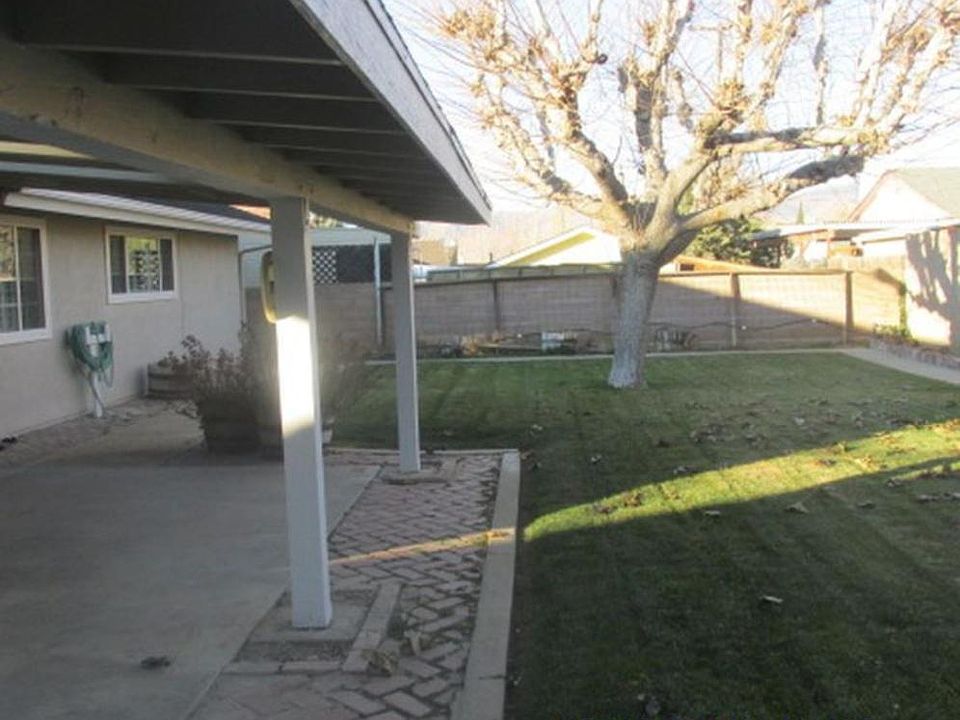 2nd image of 514 Oakwood St