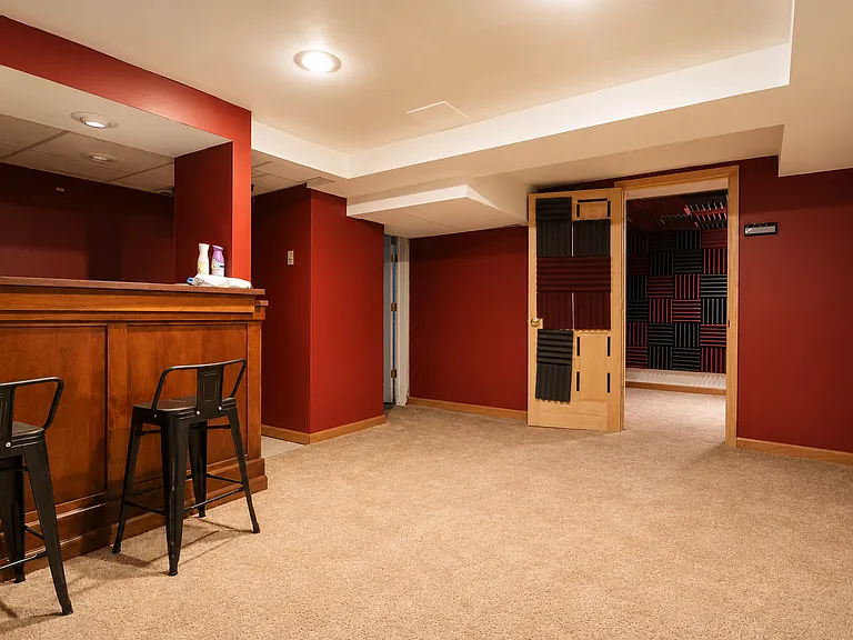 215 Marion St — Photo 18