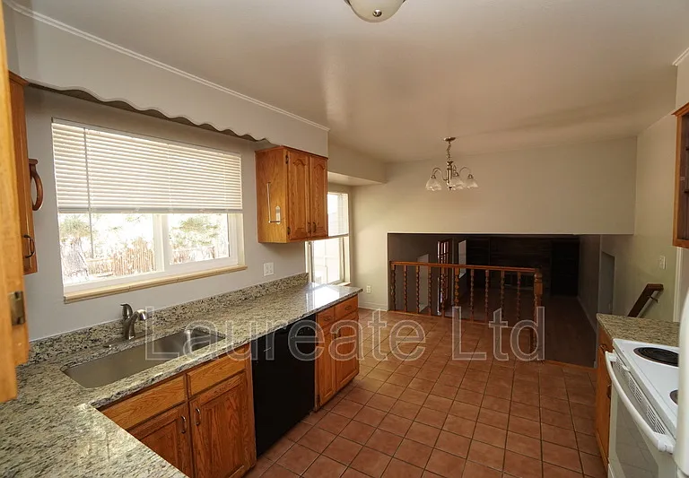 1853 S Oakland St — Photo 6