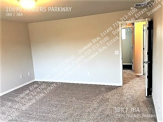 10695 Traders Pkwy — Photo 10