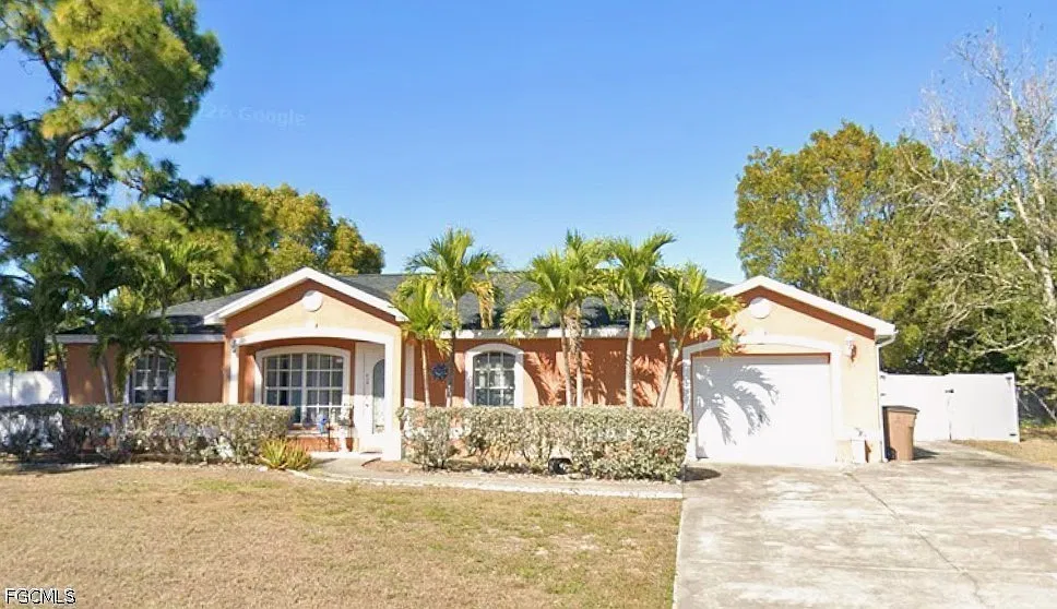3 bed, 2.0 bath, 1202 sqft, $1,800 — Photo 1