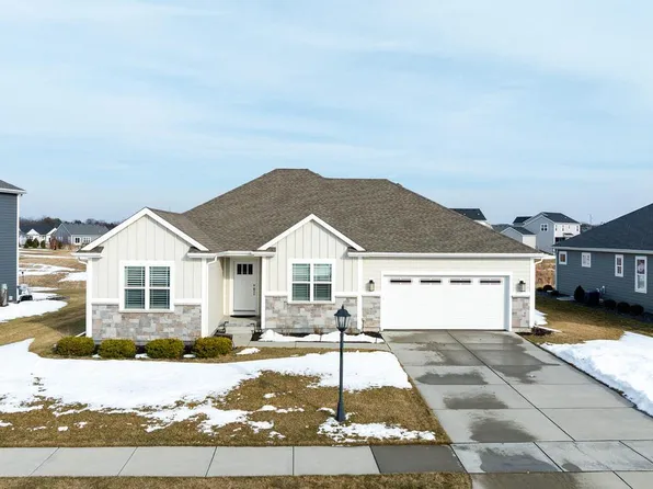 2928 Winnebago DRIVE, Summit, WI 53066