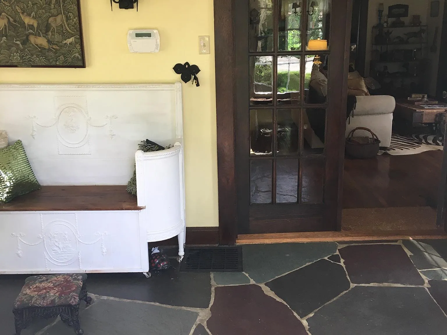5 bed, 2468 sqft, $2,200 — Photo 3