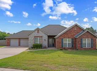 5712 Hazel Rd, Bartlesville, OK 74006