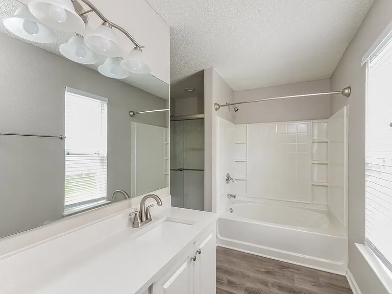 5978 N Rockingham Ln — Photo 12