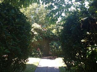 2147 8th Ave W, Seattle, WA 98119