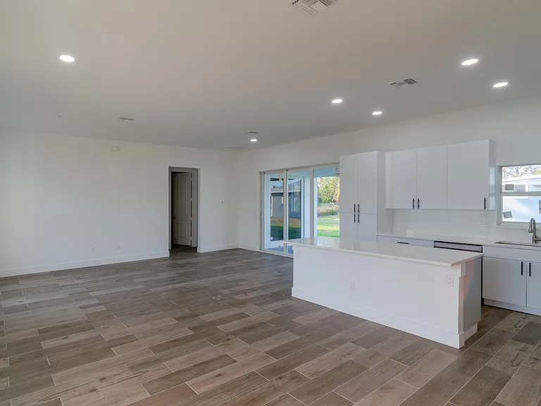 10625 Ayear Rd — Photo 5