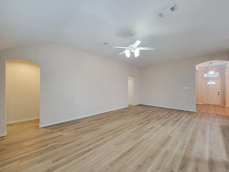 6806 Haley Ct — Photo 14