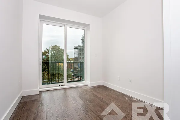 Rented by EXR | media 4