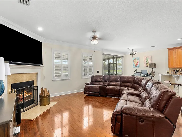1687 Majestic View Ln — Photo 8