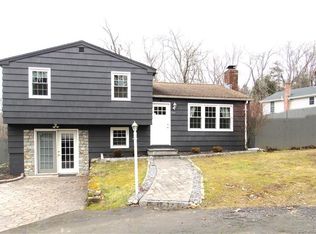 560 N Madison Rd, Guilford, CT 06437