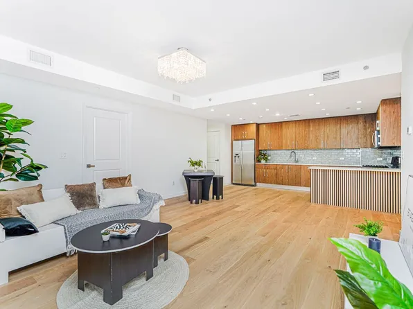 3041 Ocean Avenue image 3 of 47