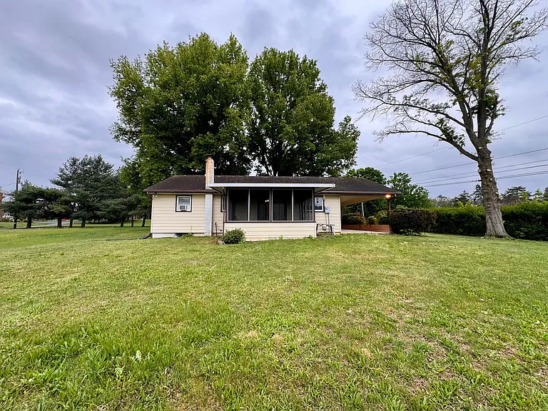 8861 Pats Ln — Photo 3