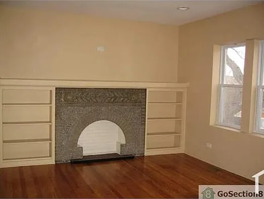 2 bed, 1000 sqft, $1,800 — Photo 2