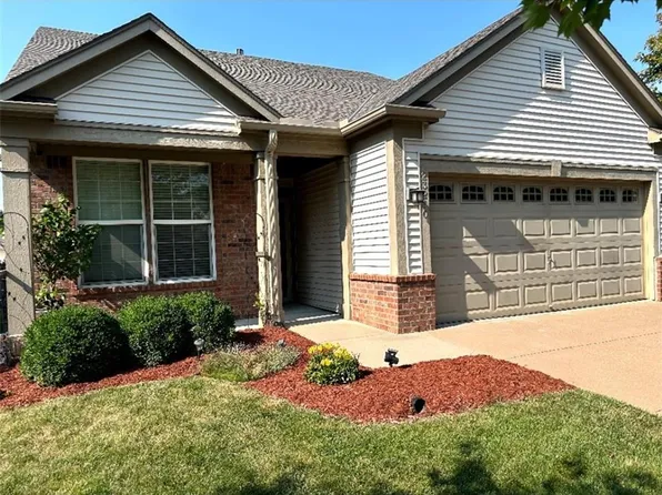 23210 W 90th Ter, Lenexa, KS 66227