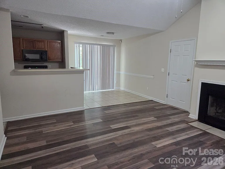 437 Cedarcroft Dr — Photo 4