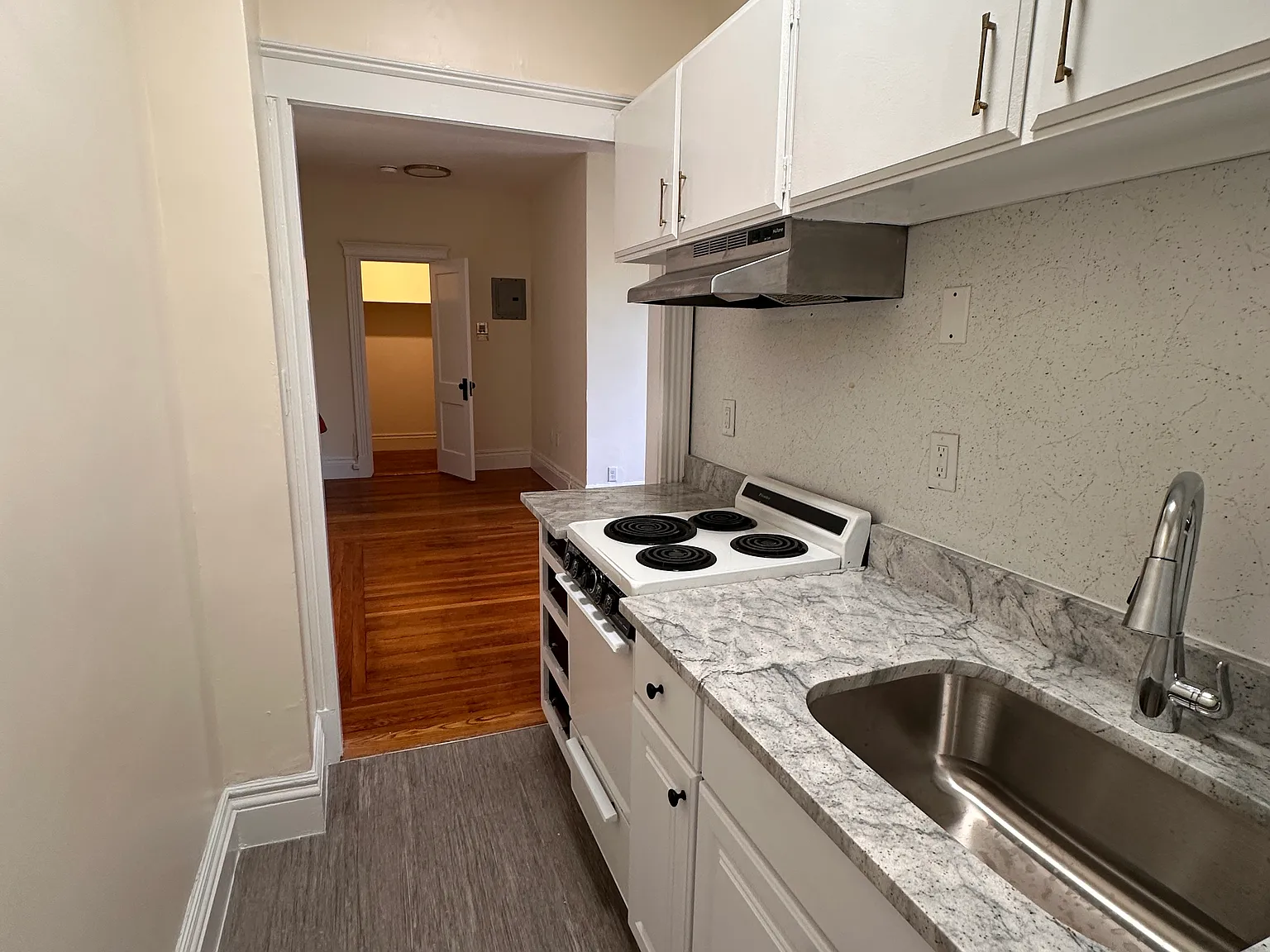 Studio, 9999 sqft, $2,200 — Photo 4