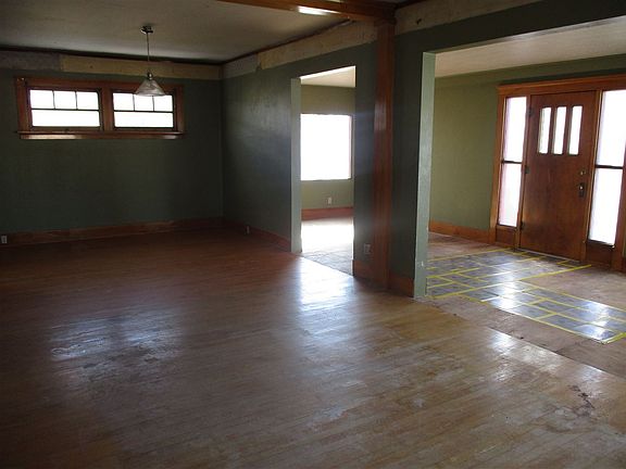 4th image of 394 W Flaming Gorge Way