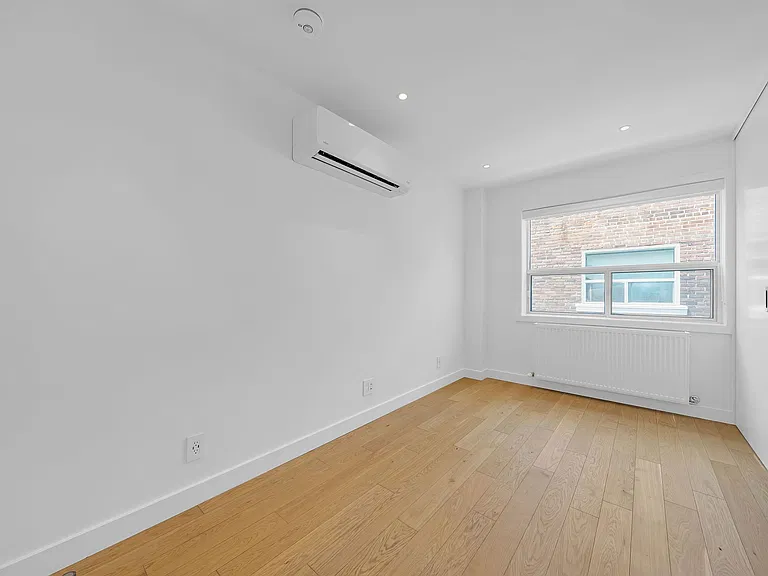 26 Balmoral Ave — Photo 34