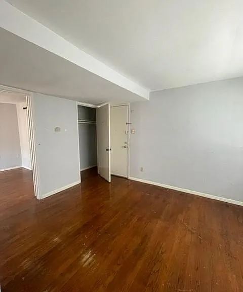 2815 Greenbriar Dr #3 — Photo 3