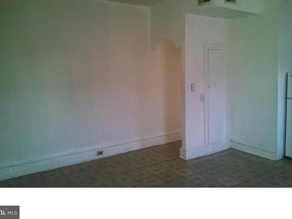 2nd image of 3214 W Diamond St
