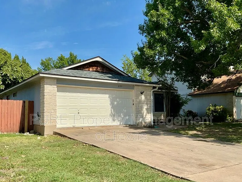 3 bed, 2.0 bath, 1352 sqft, $1,745 — Photo 2
