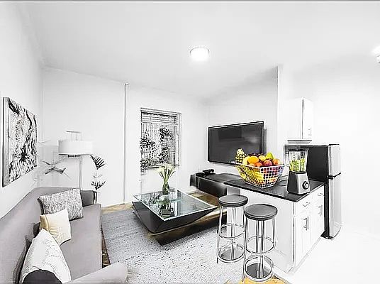2nd image of 328 W 83rd St APT 1E