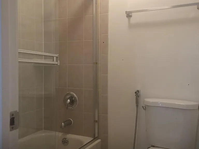 620 N Kenwood St #207 — Photo 6