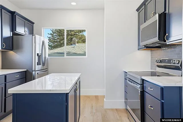 4 bed, 3100 sqft, $3,000 — Photo 3