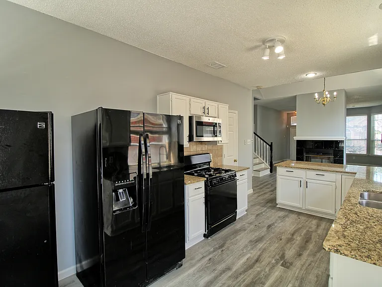 6418 Wildhaven Dr — Photo 14