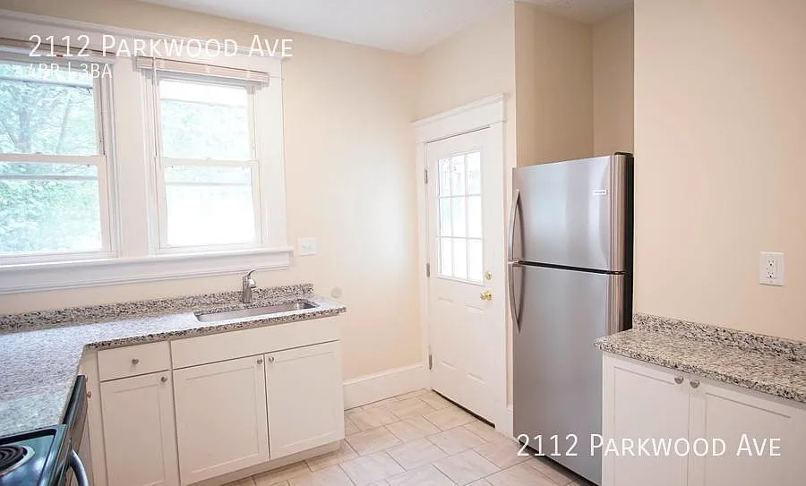 Building Photo - 2112 Parkwood Ave