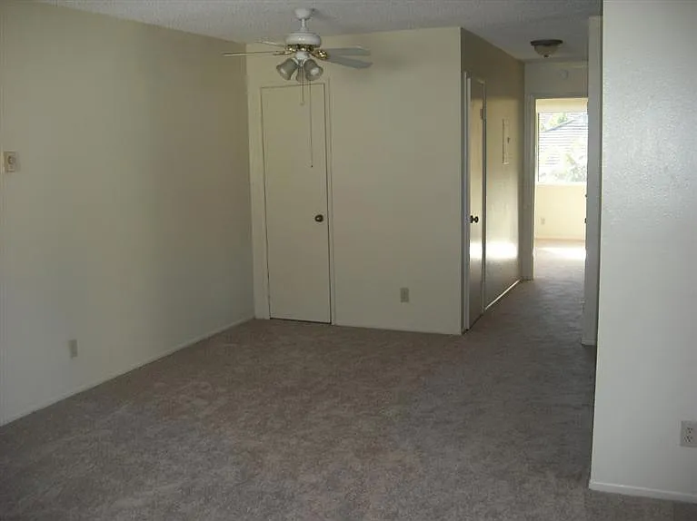 2557 N Yardarm Ave — Photo 2