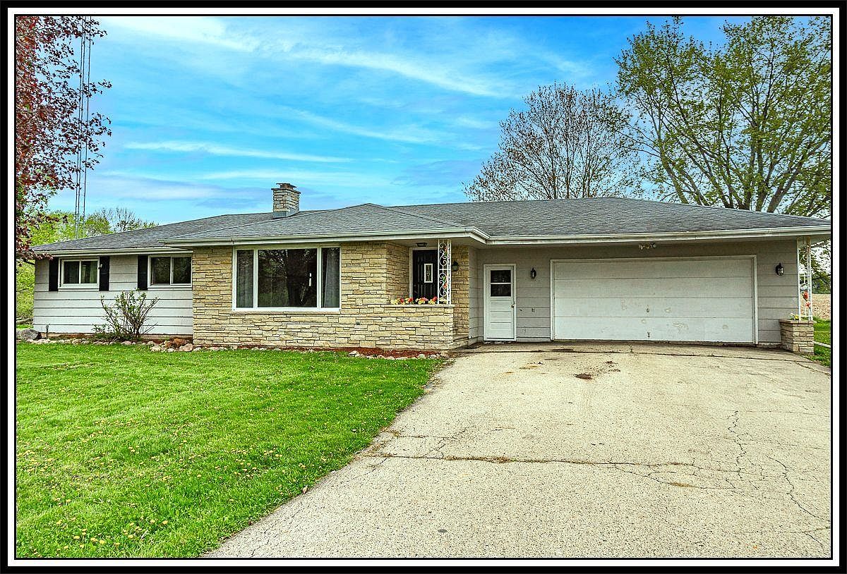 E9448 County Road T, New London, WI 54961 | Zillow