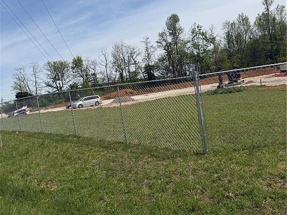 2nd image of 606 Old Raleigh Rd