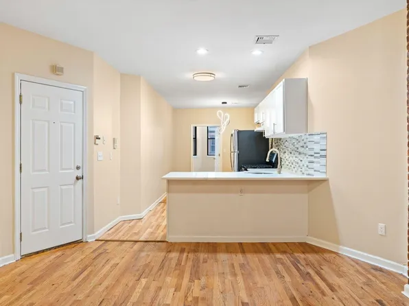 378 Baldwin Avenue image 8 of 18