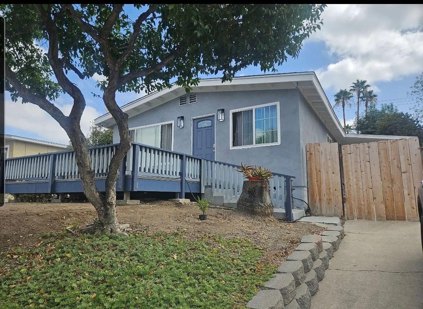 Spacious 4 bedrooms 2 baths in Spring Valley — Photo 1