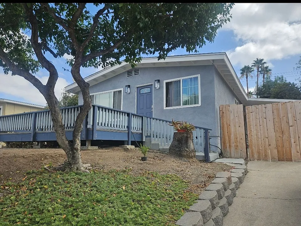 851 Concepcion Ave