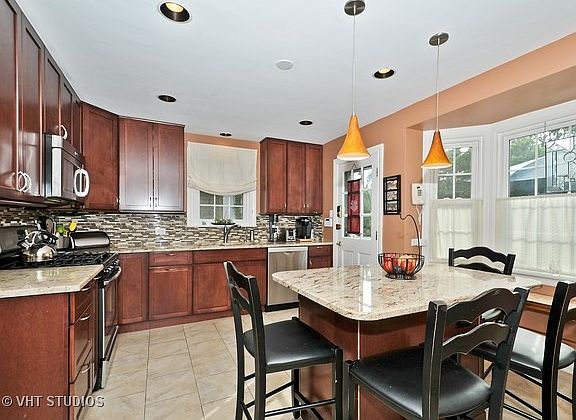 3rd image of 5855 N Kingsdale Ave