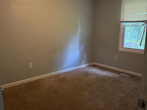3rd image of 506 Postoak Rd