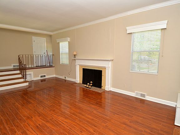 3rd image of 104 Leech Ct