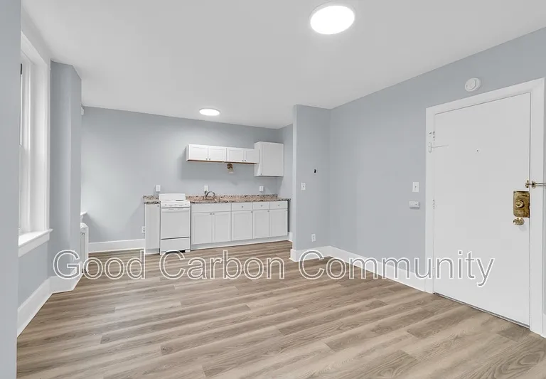 131 Allen St #5 — Photo 2