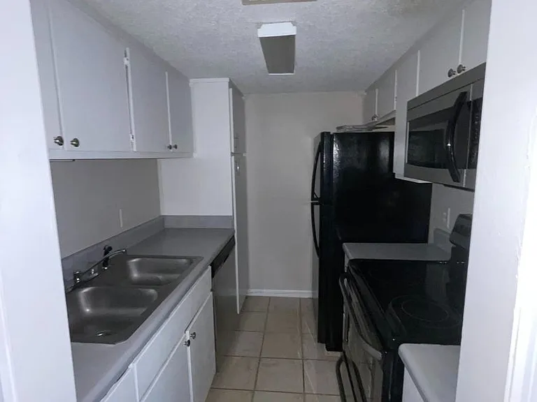 310 Forrest Ave — Photo 4